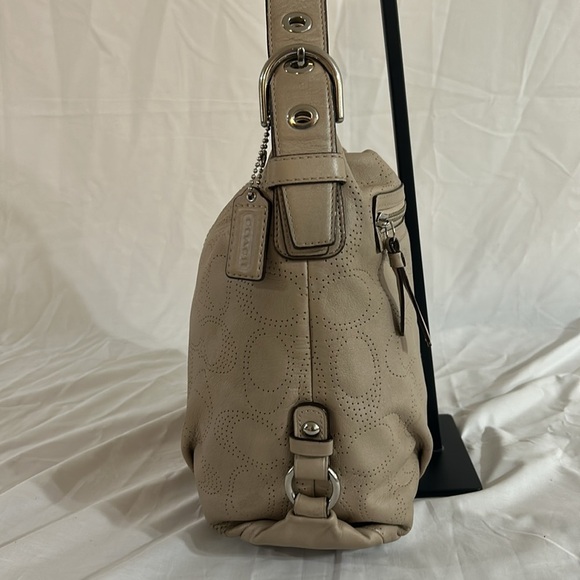 Coach F19407 Perforated Leather North South Duffel in Grey - Picture 5 of 11